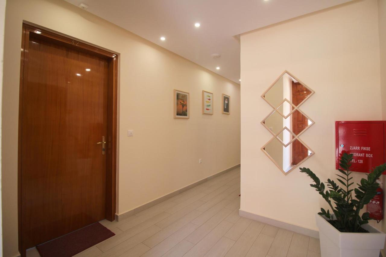Hotel Ari Саранда Екстер'єр фото