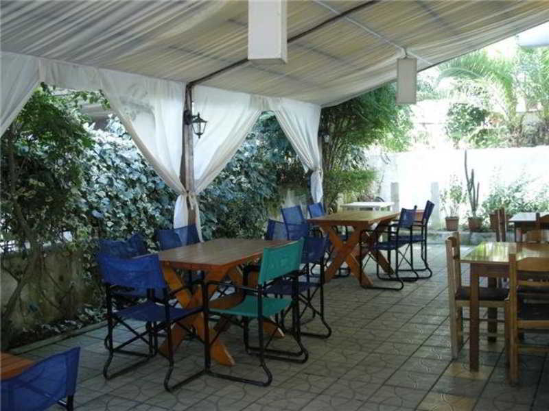 Hotel Ari Саранда Екстер'єр фото